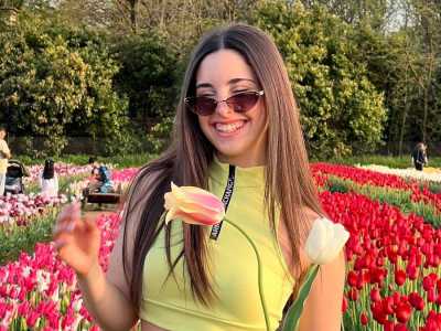 10) Sonosempreiris (1.900.000 iscritti) - Nata il 2006 a Corato, la giovanissima Iris Di Domenico � diventata una webstar in poco tempo. Solare e appassionata di danze latino-americane, propone  al suo pubblico soprattutto balli e lip-syncing